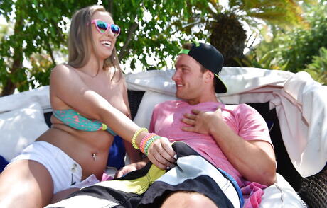 Luscious american teen Harley Jade in fancy shorts sucking hot big cock and takes a facial outdoor